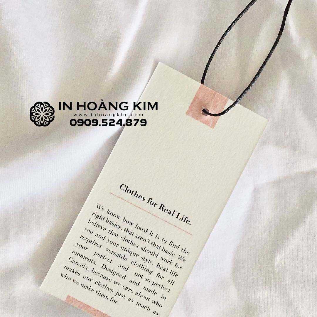 Cùng In Hoàng Kim tìm hiểu công dụng của tag áo là gì nha!